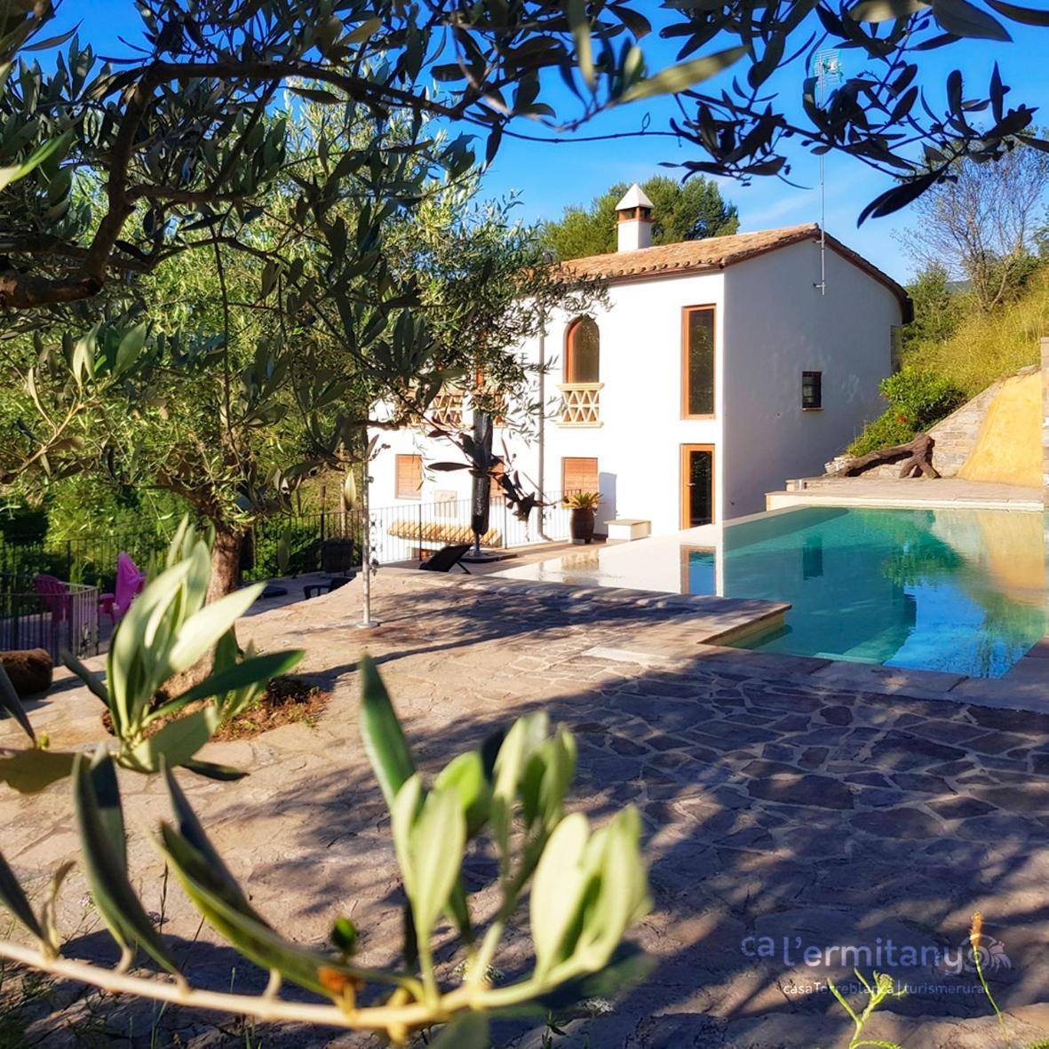 Affittacamere Ca l' Ermitanyo- Casa Torre Blanca Suria Esterno foto